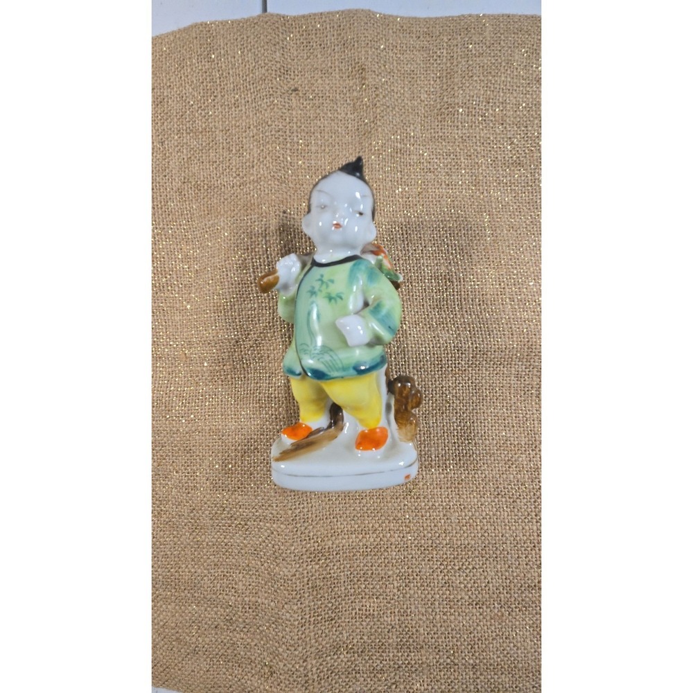 BB-1412.  Vintage Ceramic Asian Boy Figurine Japan